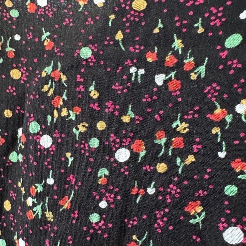 Juicy Couture Split Neck Black Mini Floral Garden Blouse size XXL - Picture 3 of 7